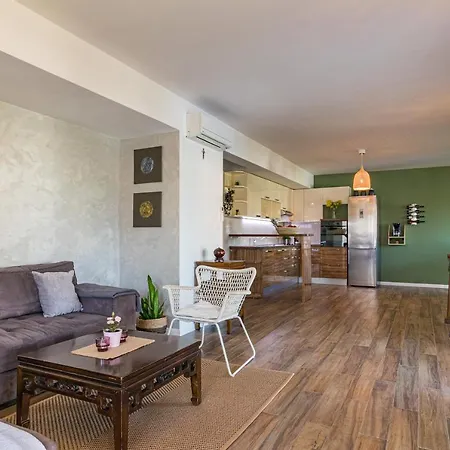 Lovely Istrian Apartment With A Private Swimming Pool And A Charming Garden Banjole Exterior photo