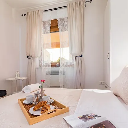 Lovely Istrian Apartment With A Private Swimming Pool And A Charming Garden Banjole Exterior photo
