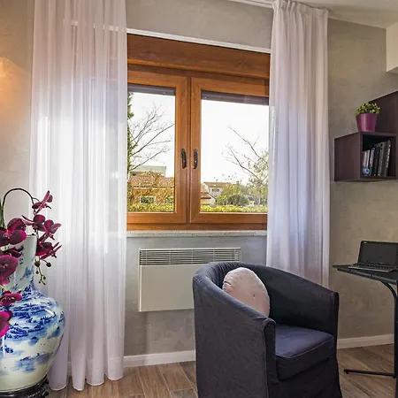 Lovely Istrian Apartment With A Private Swimming Pool And A Charming Garden Banjole Exterior photo