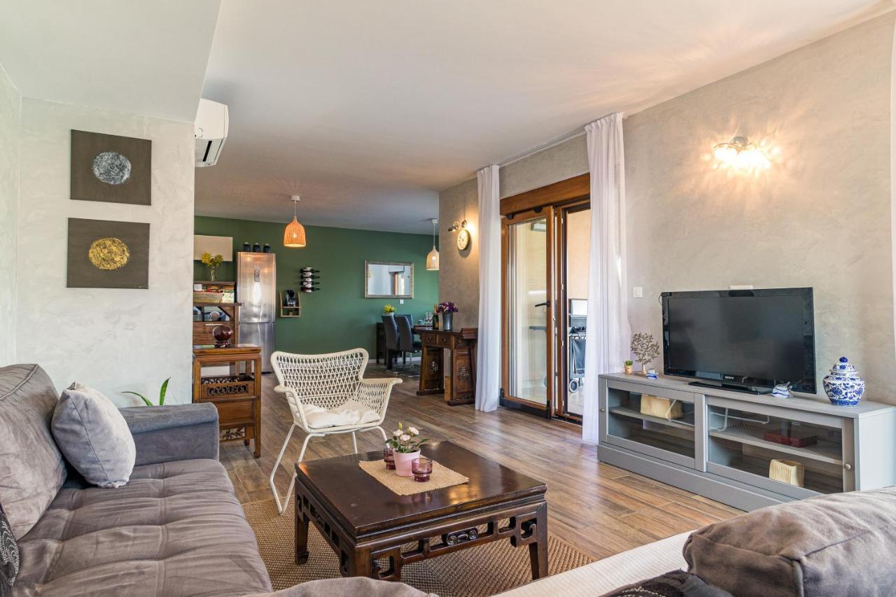 Lovely Istrian With A Private Swimming Pool And A Charming Garden Banjole