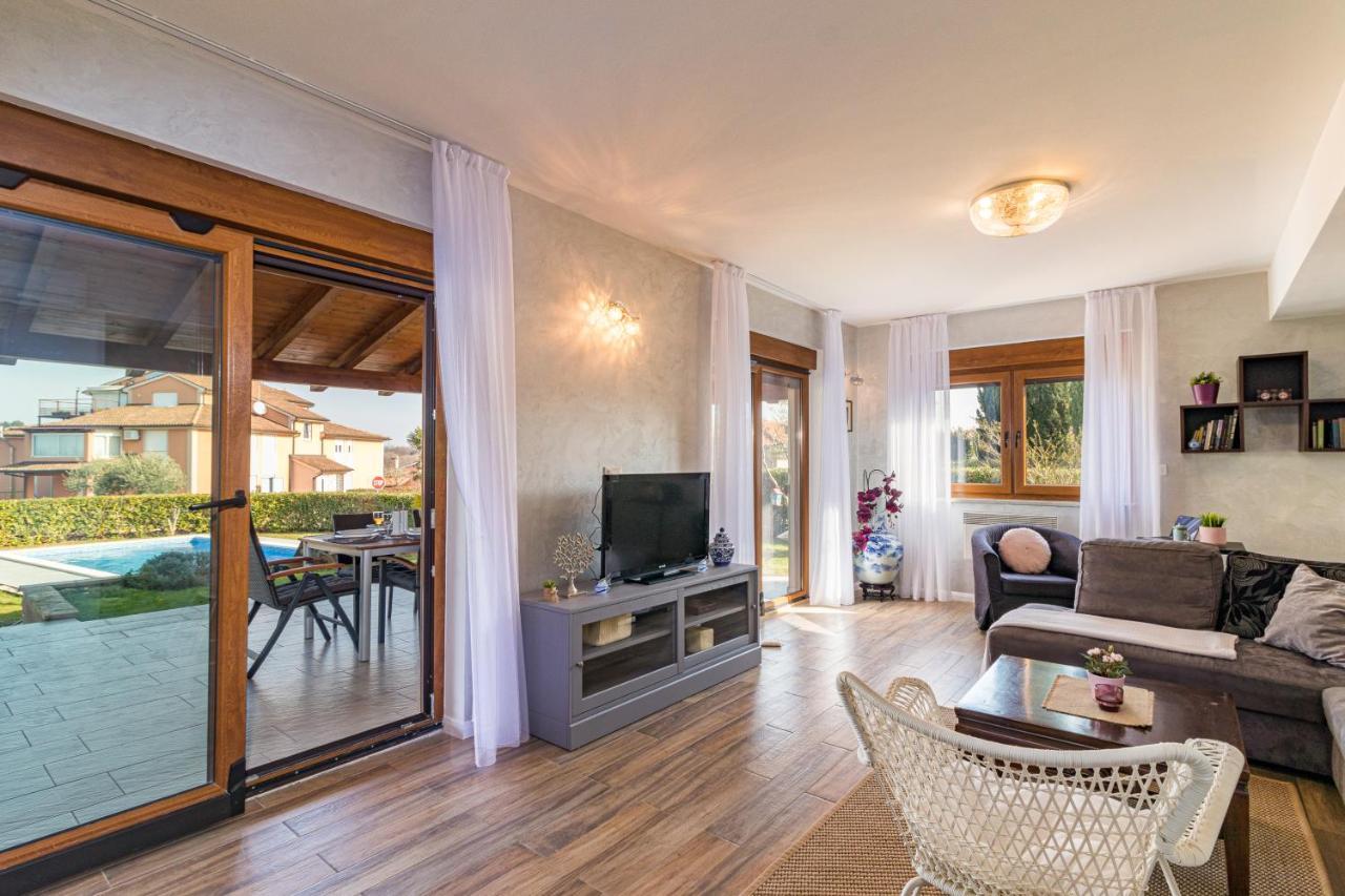 Lovely Istrian With A Private Swimming Pool And A Charming Garden Apartment Banjole