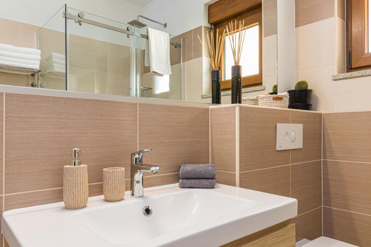 Apartment Lovely Istrian With A Private Swimming Pool And A Charming Garden *